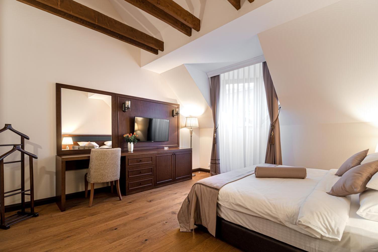 Hotel Michael'S Palace Kosice Room photo
